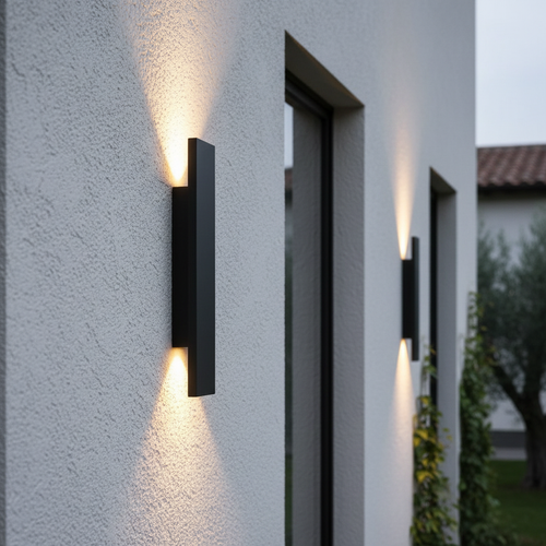 Applique extérieure Faro Esterno sur une façade italienne